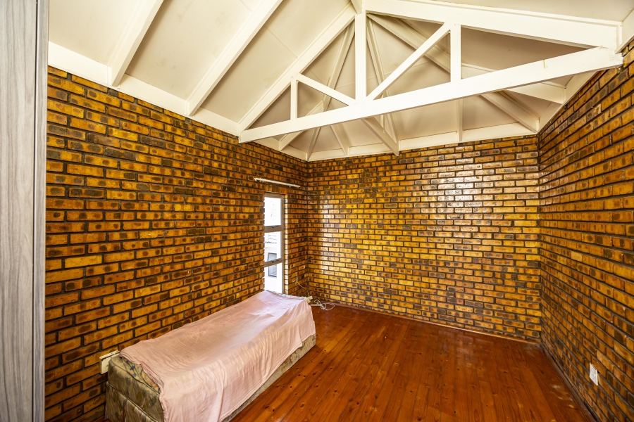 6 Bedroom Property for Sale in Quigney Eastern Cape